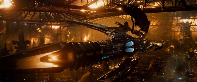 Jupiter Ascending : le chef-d'œuvre SF oublié des Wachowsky 2 jupiter ascending 1