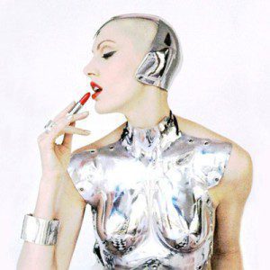 Stop ! Futuriste ça veut pas dire qu'on ressort la nana d'Eurythmics avec le moule à nichons de Madonna ! Grrrr