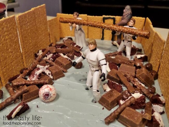 Recettes Star Wars : Cocktails & Gâteau Sarlacc pour votre soirée 10 vide-ordures-star-wars