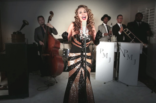 Haley Reinhart apparaît dans plusieurs vidéos du groupe fantastique Postmodern Jukebox