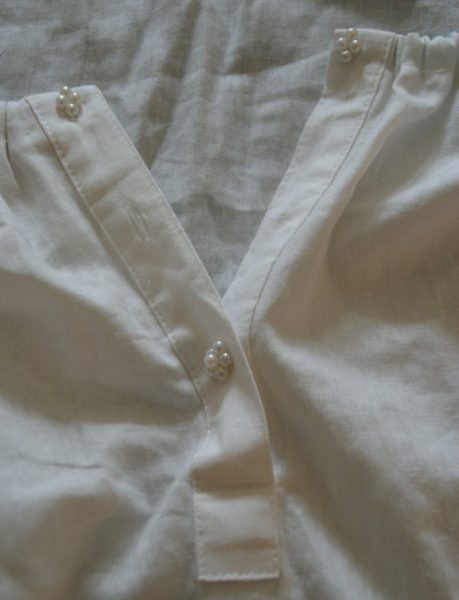 détails col création chemise pirate