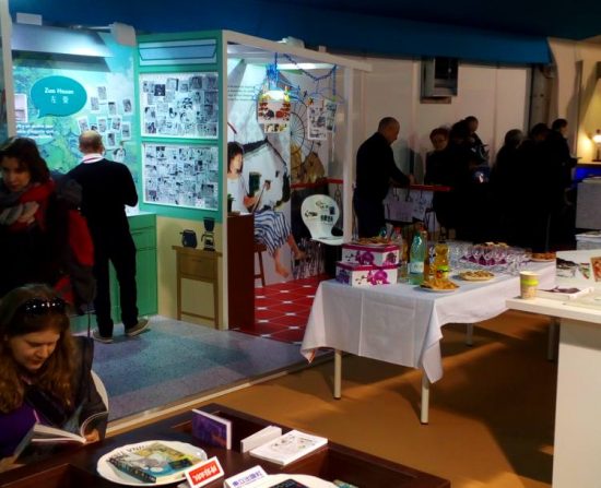 réception stand asiatique