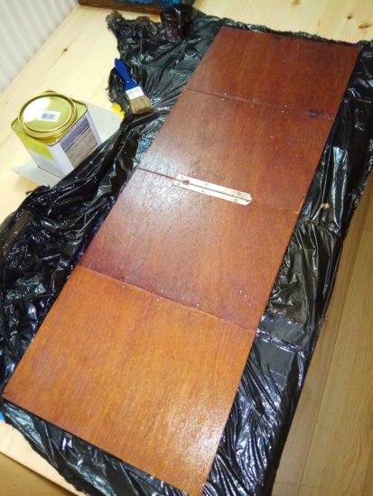 Chronique JDR : fabriquer son écran de jeu de rôles 4 écran vernis sur bache plastique