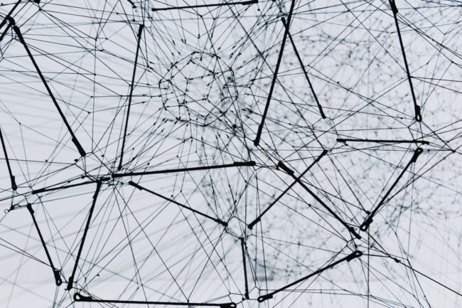 Comment marche GPT-4 ? Architecture, usages et évolution 2023-2026 2 Architecture de réseau de neurones, vue artistique